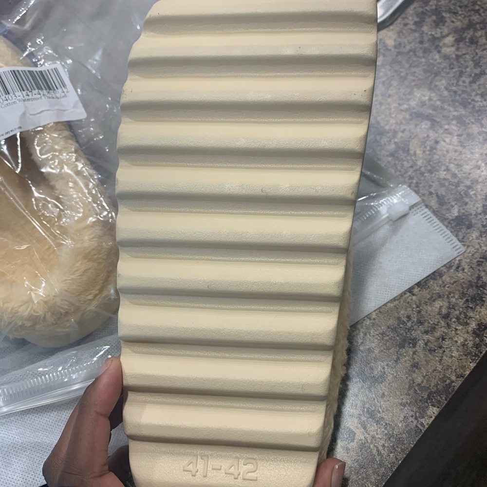 Oeyes Slippers Brand New - $28